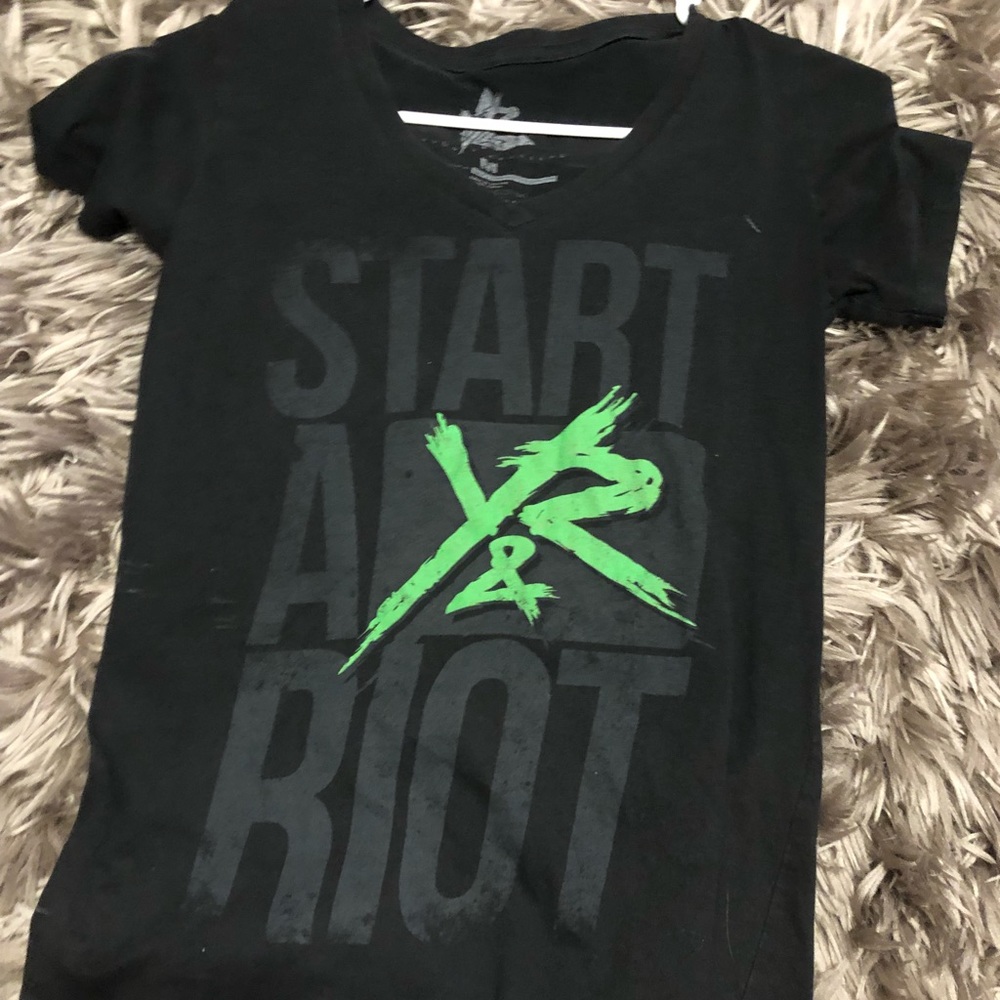 Young and reckless tee